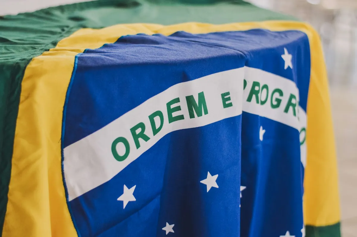 Datafolha: Flávio Bolsonaro un Lula otrā kārtā statistiski neizšķirti; 25. oktobra vēlēšanas