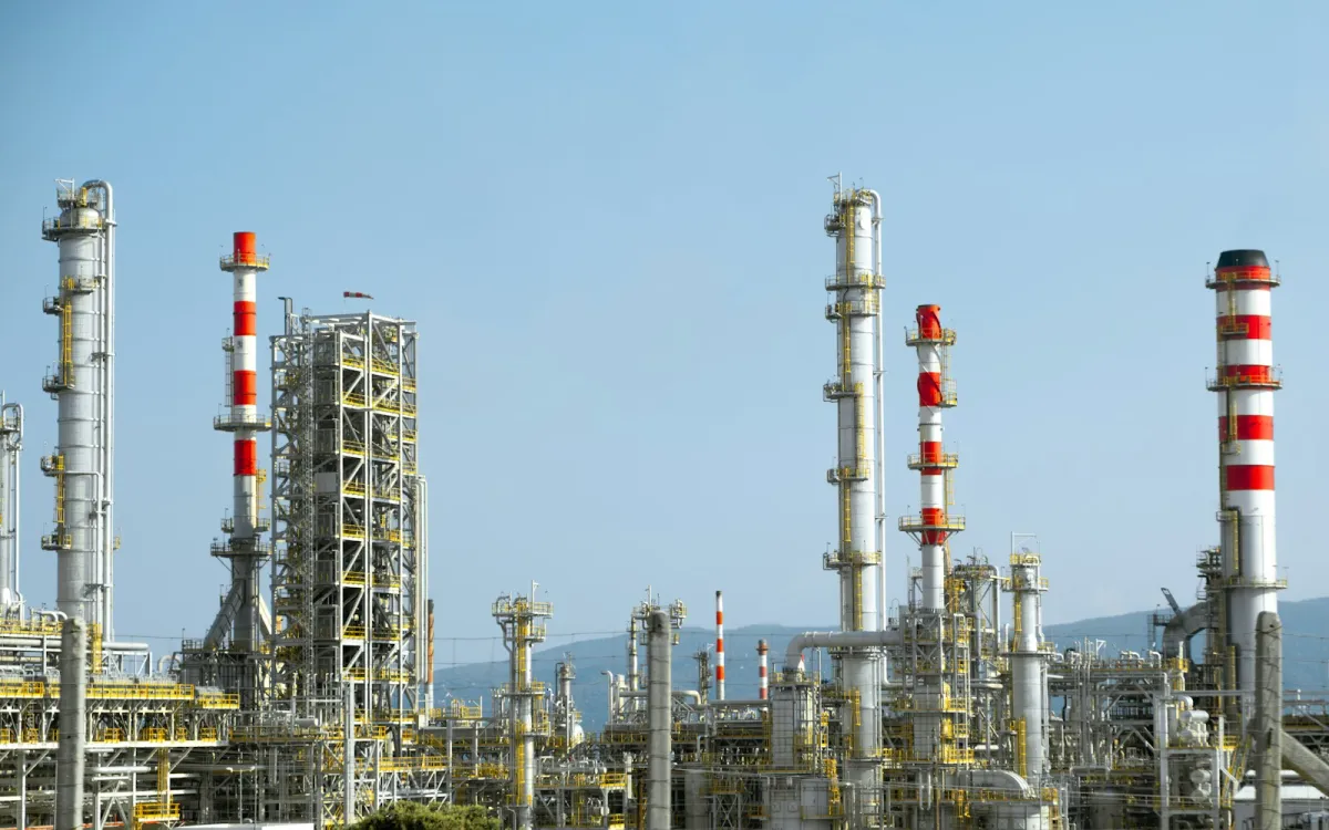 ASV Enerģētikas departaments ļauj Exxon un BP aizņemties līdz 4 miljoniem barelu no stratēģiskajām naftas rezervēm pēc Isaias