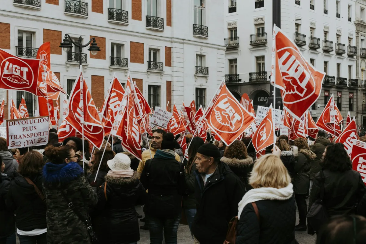 Spānijas arodbiedrības CCOO un UGT izsludina 11. novembra vispārējo streiku par mājokļiem un algām