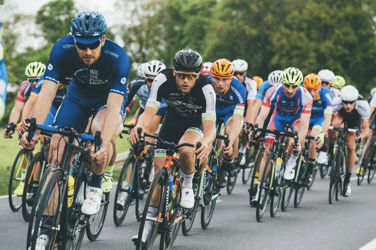 Skujiņš Parīzes–Tūras velobraucienā desmitais; uzvar Hāgeness