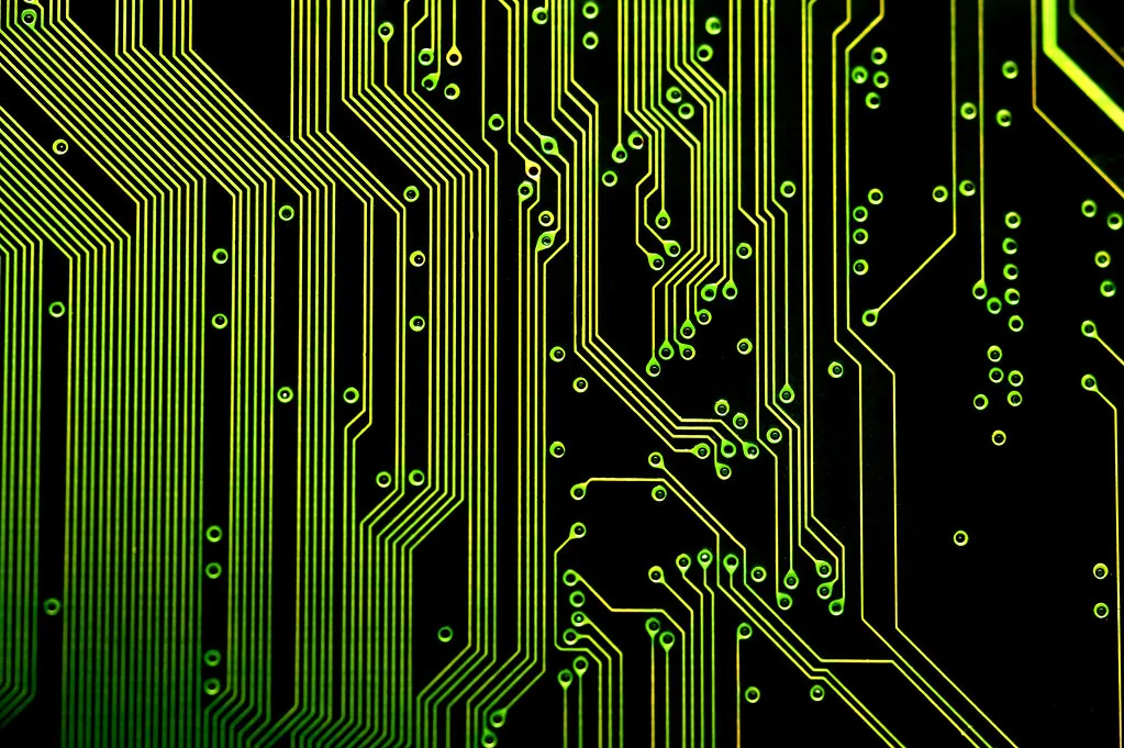 Broadcom sagatavo desmitiem miljardu dolāru finansējumu OpenAI pielāgotajiem MI čipiem