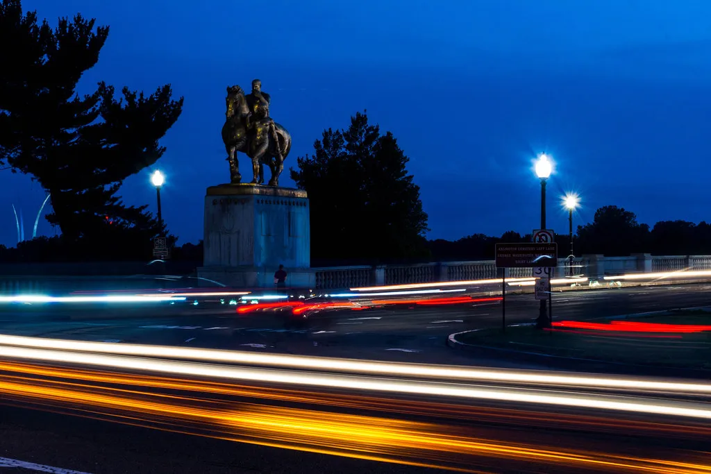 Ārlingtonas apgabals iesūdz tiesā Trampa plānoto 76 metru triumfa arku pie Memoriālā tilta