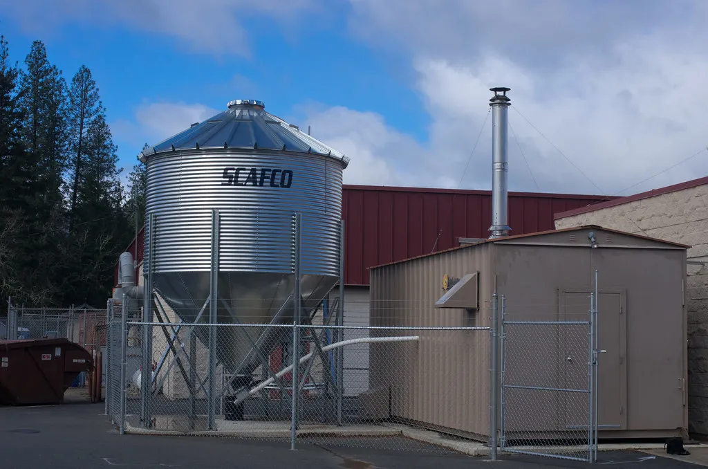 Konkurences padome: granulu cenu kāpumu veicinājis vairāku tirgus faktoru kopums