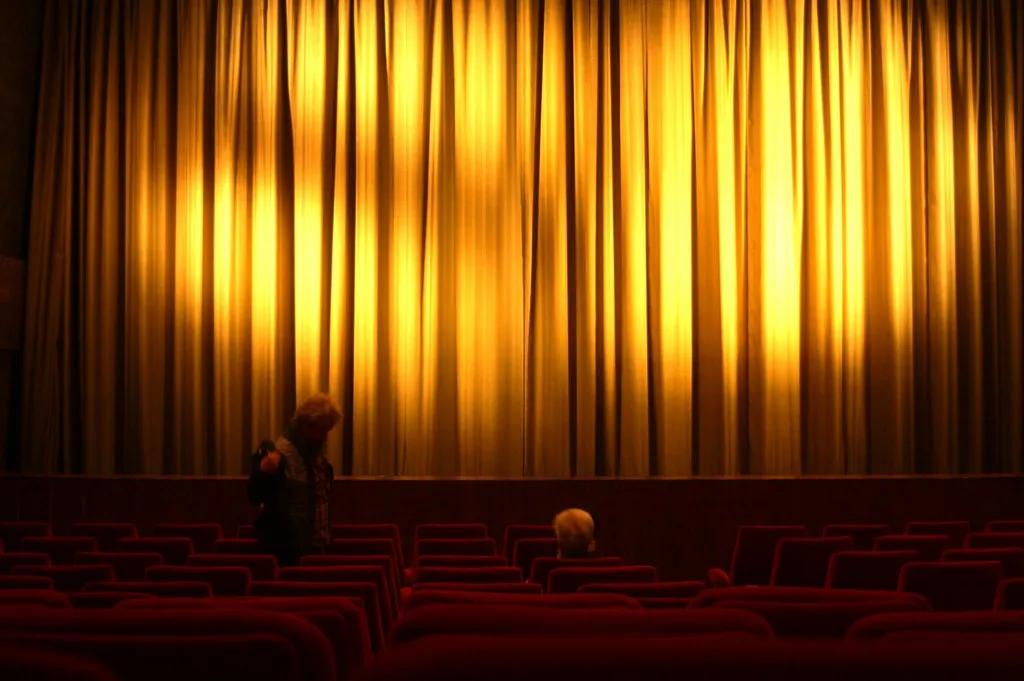 Ģimenes piedzīvojumu filma «Izdzīvošanas skola» no 9. oktobra skatāma Latvijas kinoteātros