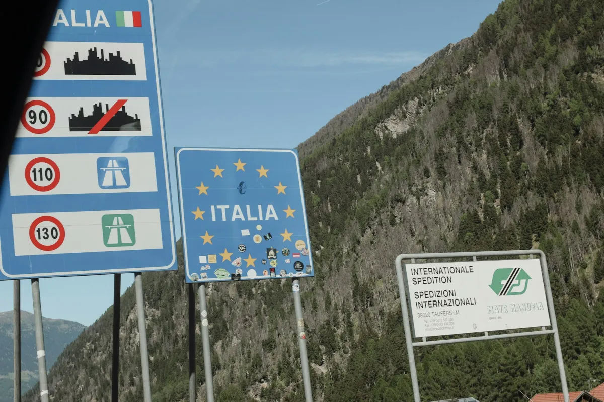 Igaunija pastiprina kontroli uz robežas ar Latviju pēc nelegālo migrantu pieplūduma