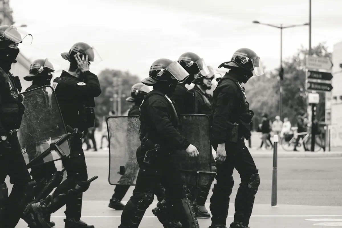 Francijā IGPN izmeklē 24 gadījumus par policijas rīcību pret licejistu protestiem